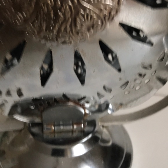 Collapsable Chrome Plated  2 Tiered pastry server - Picture 12 of 13